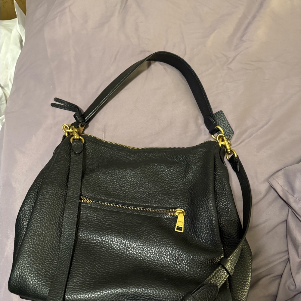 🎄Holiday Sale
Coach Pebble Shay - Elegant Black Leather Women's Shoulder Handbag